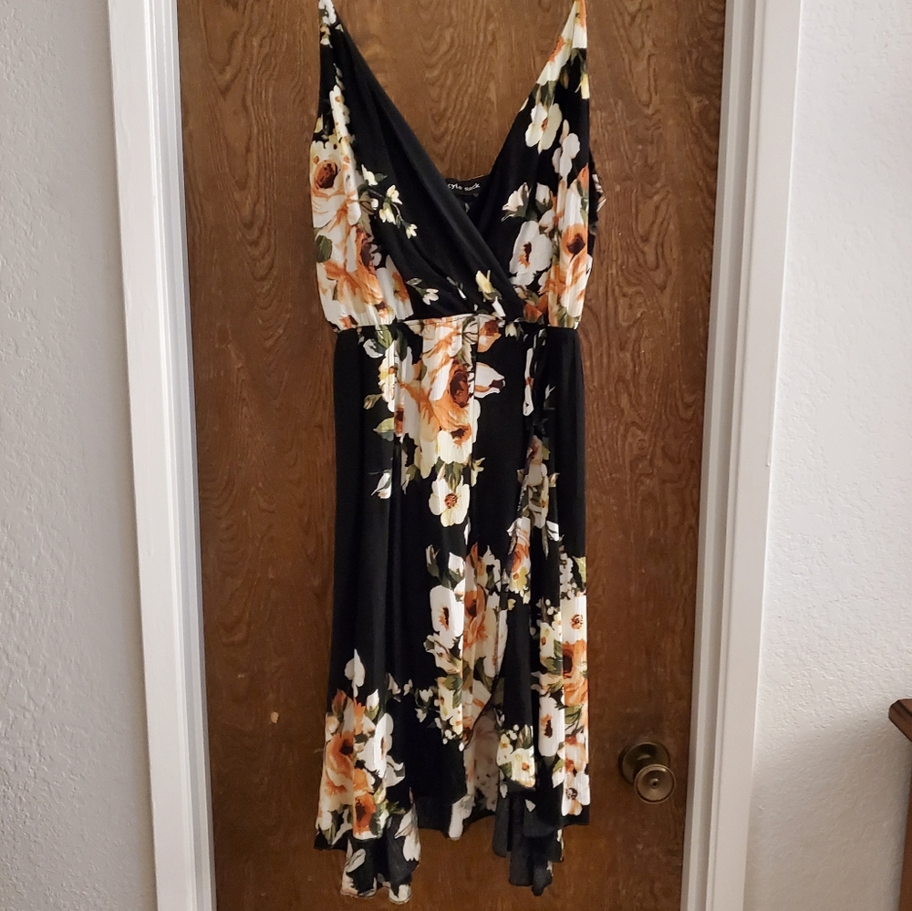 Flirty Black & Cream Floral Minidress